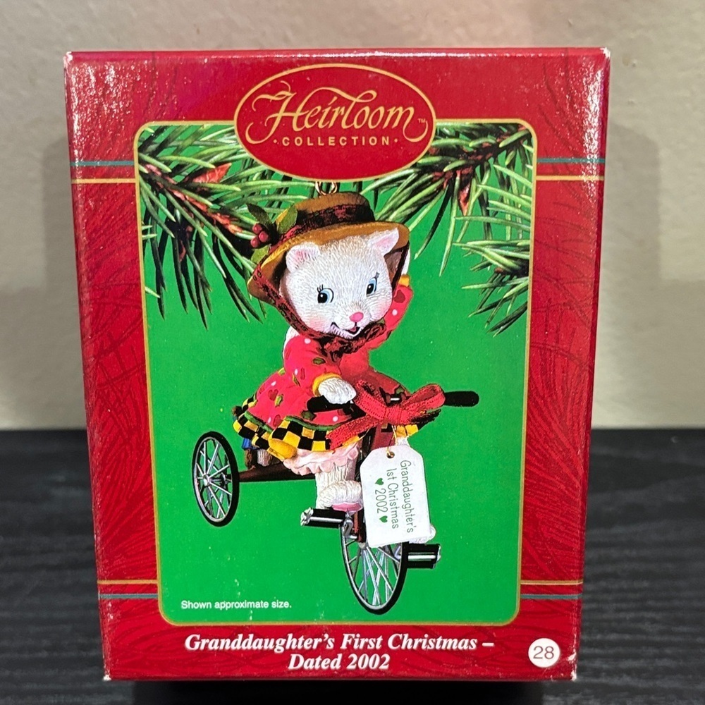 Heirloom Collection White Cat Christmas Ornament